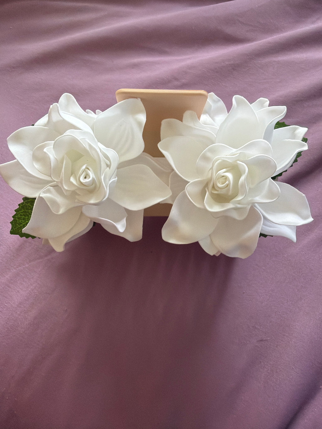 Beige claw clip Pua Kiele